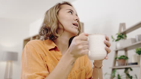 Trabajar-Desde-Casa,-Café-Y-Mujer-Asiática