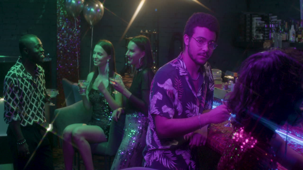 grupo de amigos en una fiesta