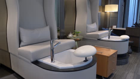 Nail-Lounge-And-Salon-Oversized-White-Leather-Enclaves-With-Jacuzzi-Foot-Bath