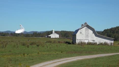 Aufnahme-Des-Readio-Teleskops-Des-Green-Bank-Observatory-In-West-Virginia-4-Virgin