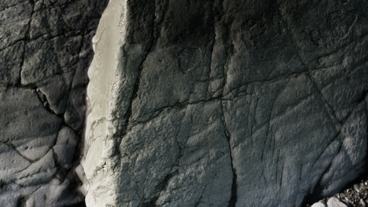 cerca de la formación de piedras rocosas