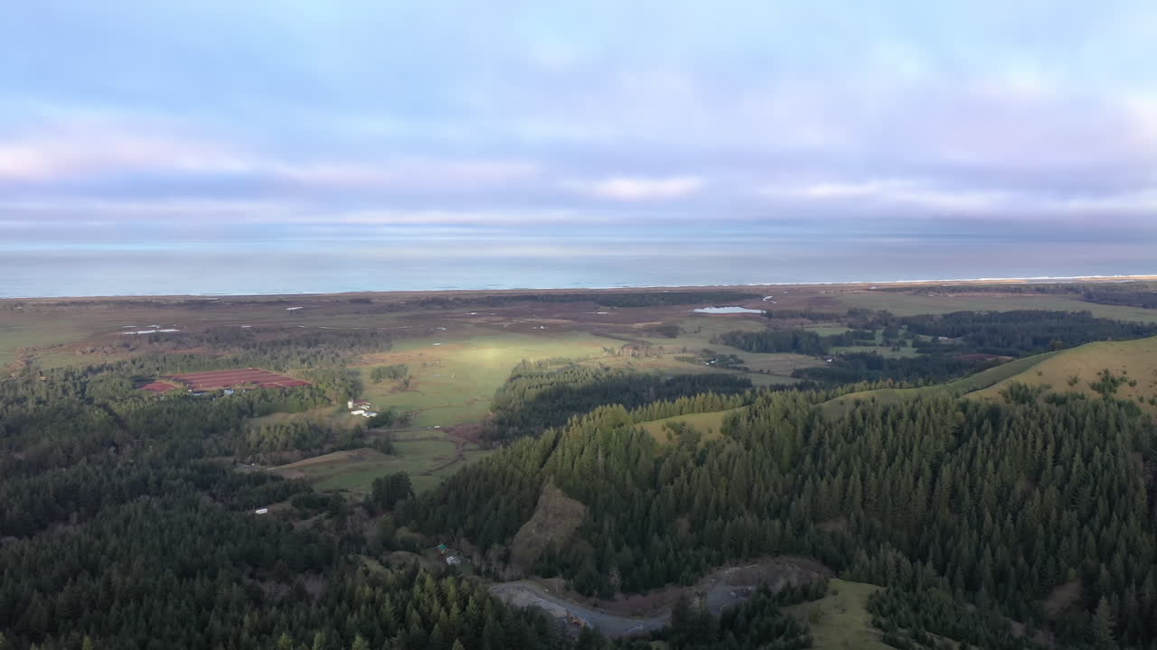 남부 오레곤 해안 풍경과 일출의 태평양