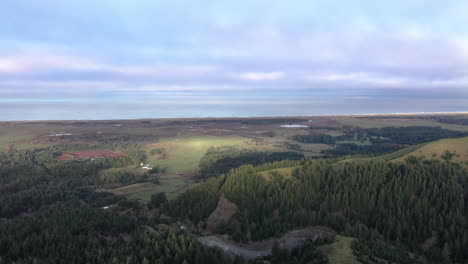 Paisaje-De-La-Costa-Sur-De-Oregon-Y-Océano-Pacífico-Al-Amanecer