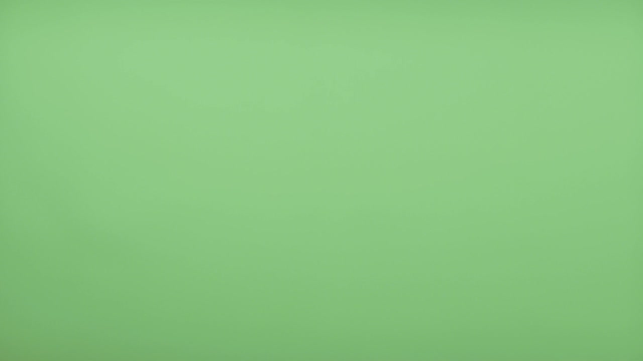 el puño de un hombre de negocios en la pantalla verde. la nueva normalidad.