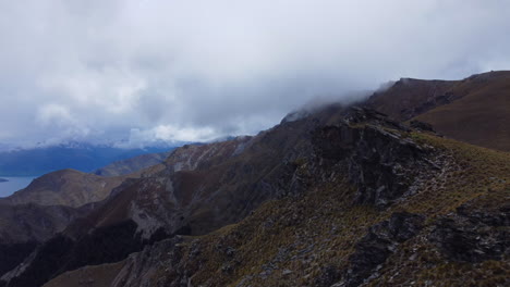 4K-Drohne-Um-Berge-In-Der-Nähe-Von-Wanaka-Und-Lake-Hawea