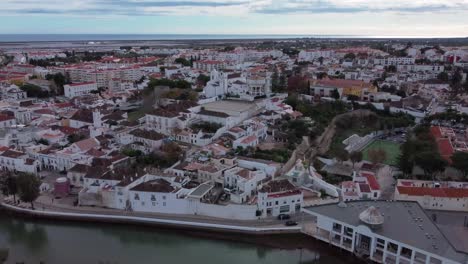 Vista-Aérea-De-La-Ciudad-De-Tavira,-Algarve---Portugal