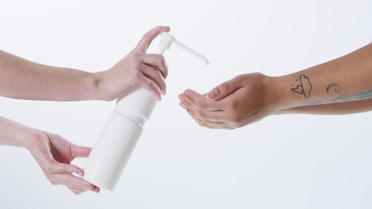 위생화된 손은 행복한 손입니다.