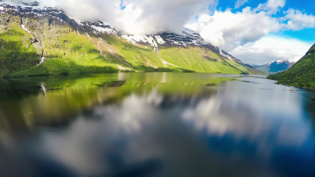 imágenes aéreas de la hermosa naturaleza de noruega.