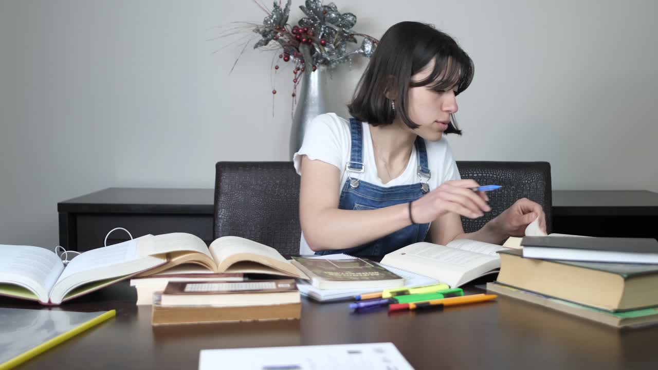 estudiante intensamente preocupado