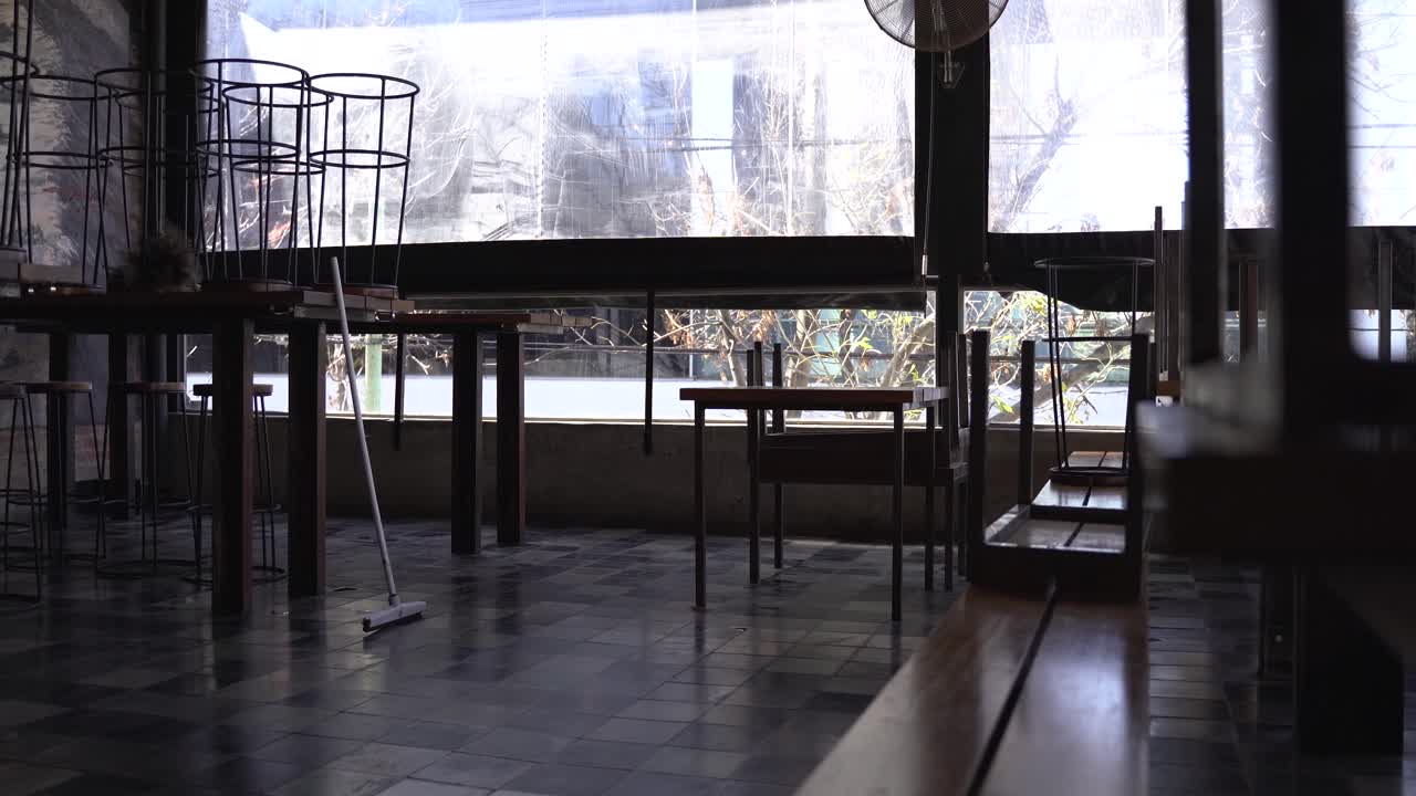 전 세계 코로나19 대유행 중 빈 바