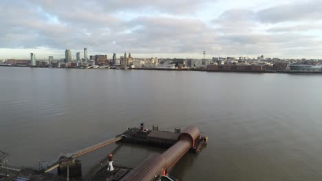 woodside ferry pueblo terminal vista aérea birkenhead liverpool puerto horizonte descendente