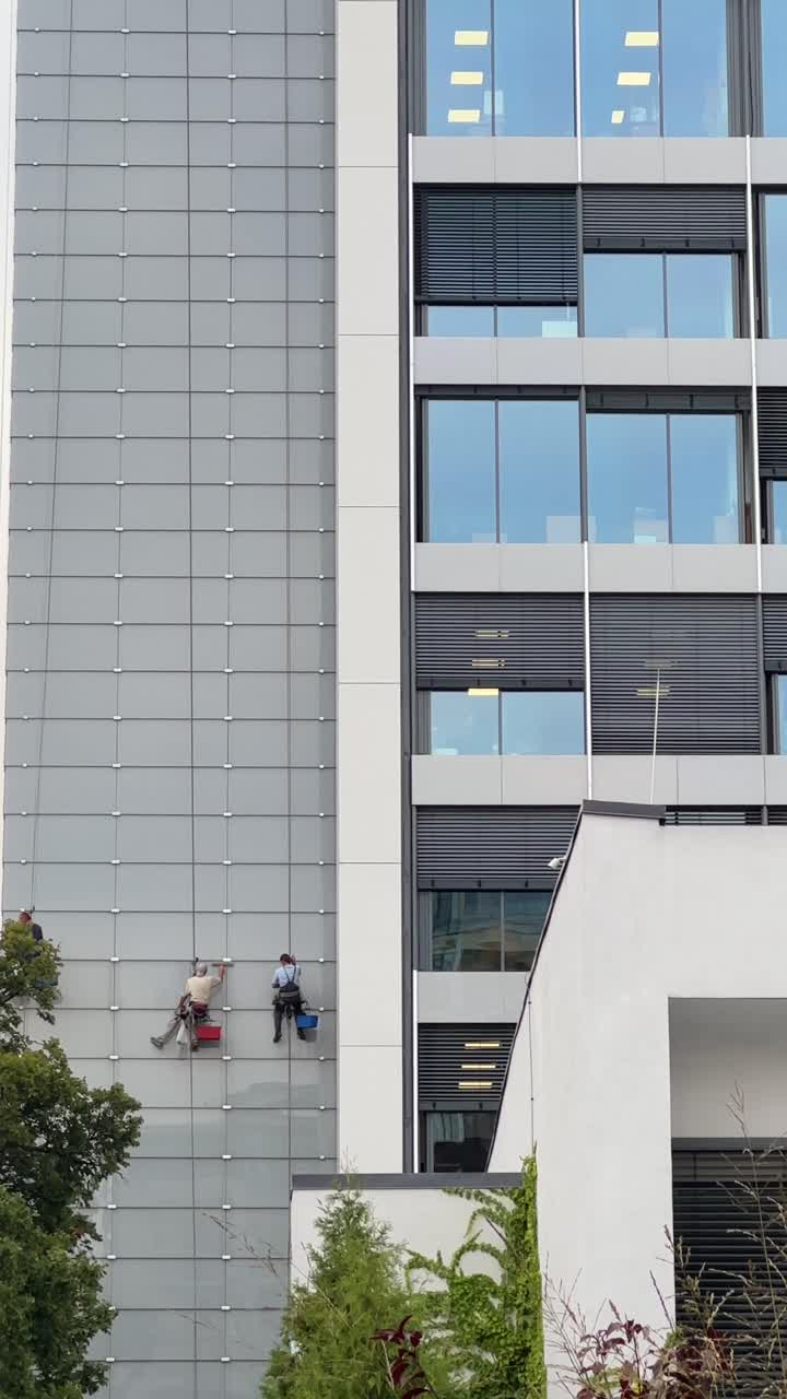 limpieza de la fachada del edificio