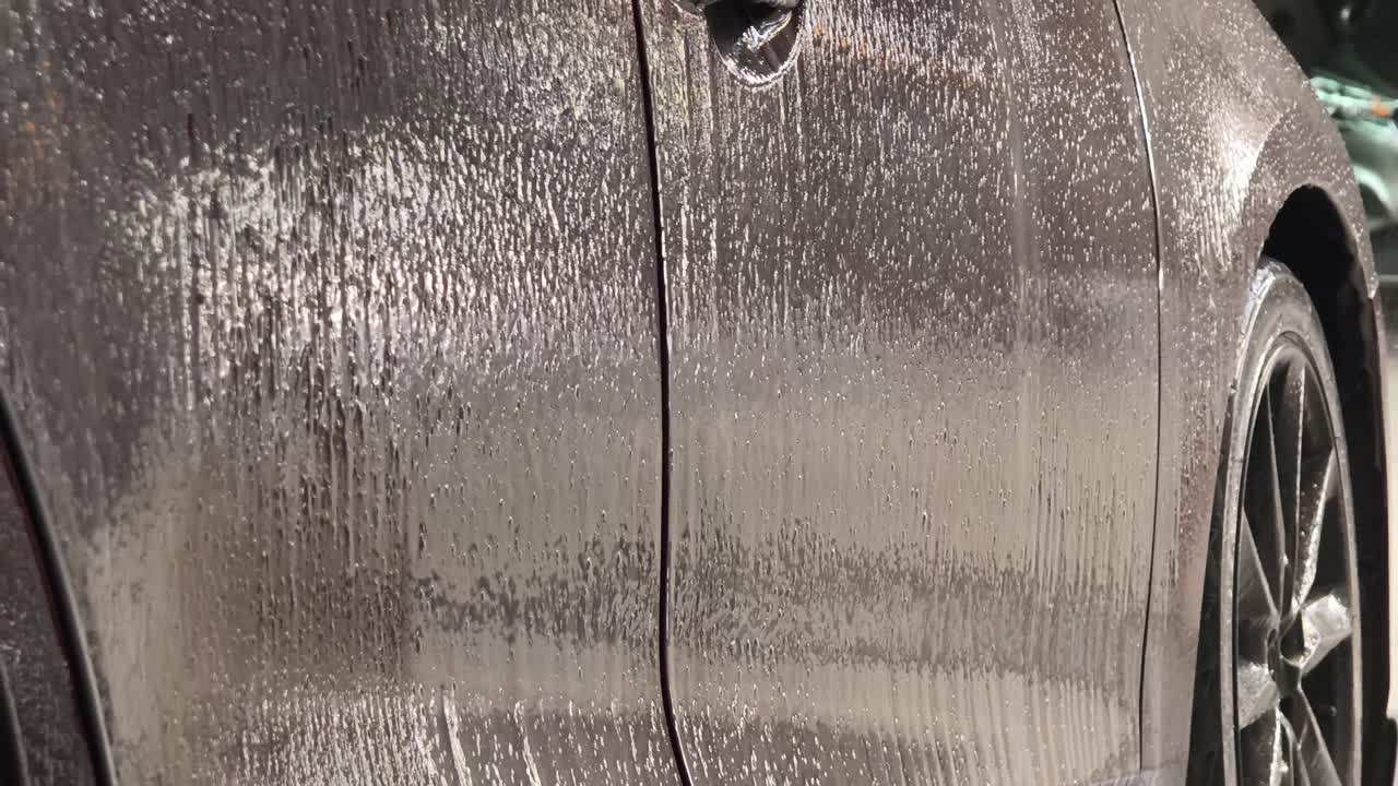 Auto Lavata con Schiuma