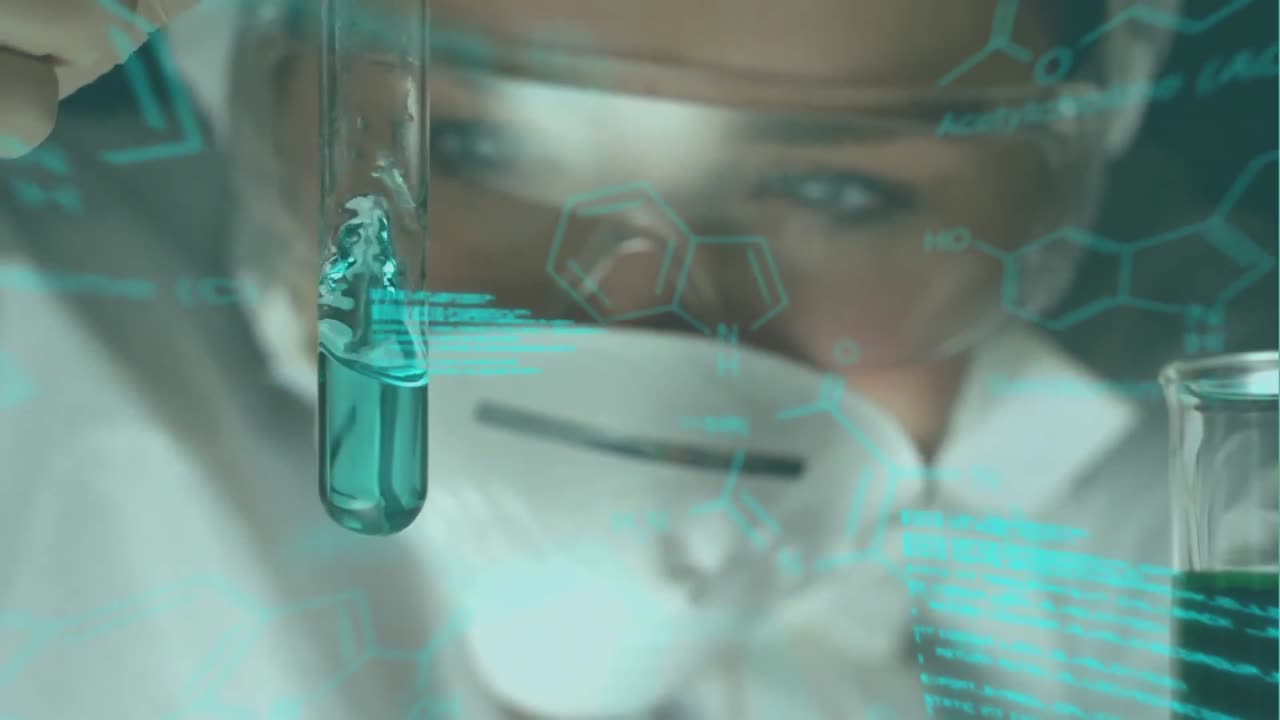 científico con datos y fórmula estructural de compuestos químicos