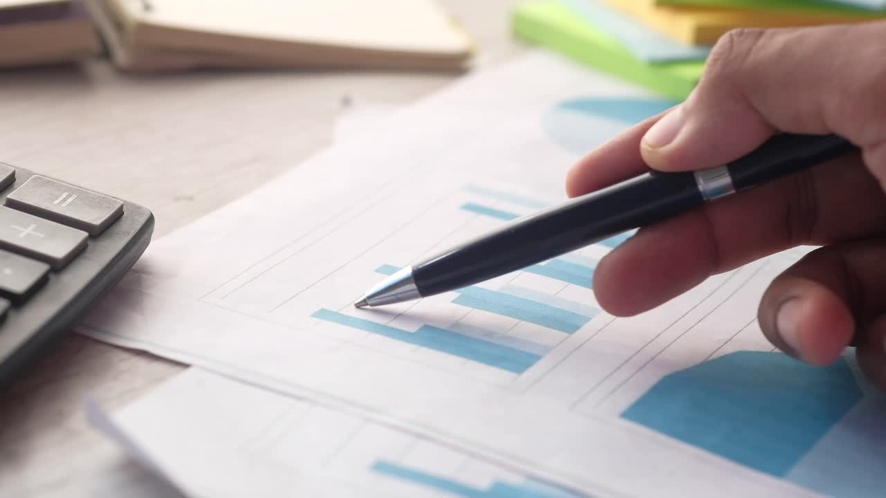 análisis de negocios con gráficos y gráficos