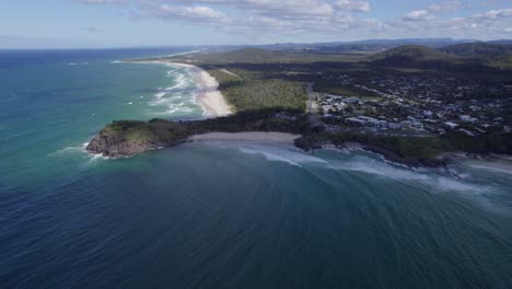 Promontorio-De-Norries,-Playa-De-Cabarita-En-Nueva-Gales-Del-Sur,-Australia---Toma-Aérea