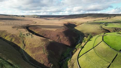 Drohnenaufnahme-Der-Yorkshire-Moore-In-Der-Herbstsonne