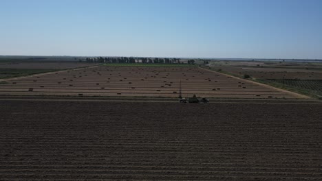 Fardos-De-Heno-En-El-Campo