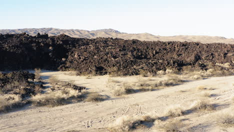 Vulkanische-Felsformationen-Im-Vulkanfeld-Cima-Dome,-Kalifornien