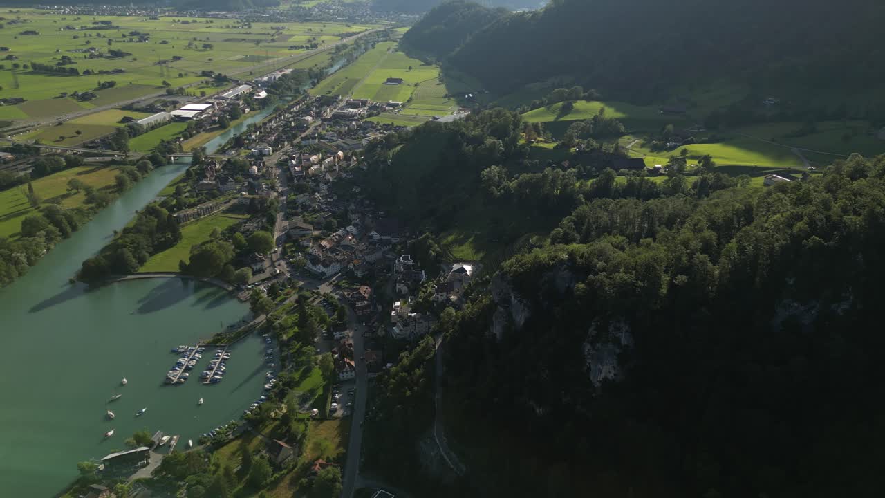 스위스의 walensee 호수와 마을 마을 자연 휴양 휴양지, 공중