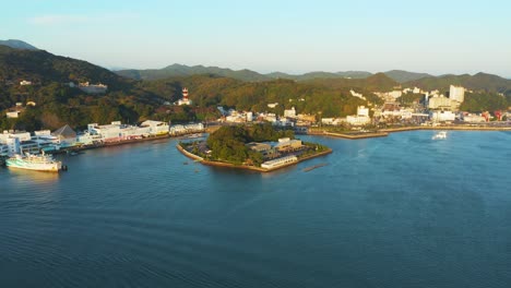 4k-Establishing-Shot-of-Toba-Bay-in-Mie-Prefecture-Japan,-Aerial-Tilt-Shot
