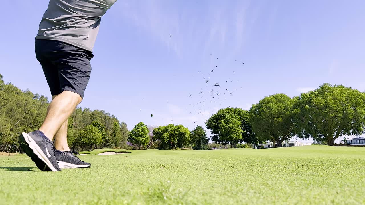 이 좋은 날 에 스 을 하는 골퍼