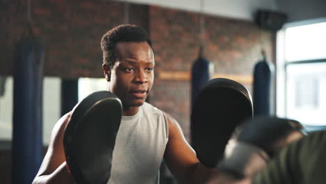 Sporttrainer,-Männer--Und-Boxer-Schlagtraining