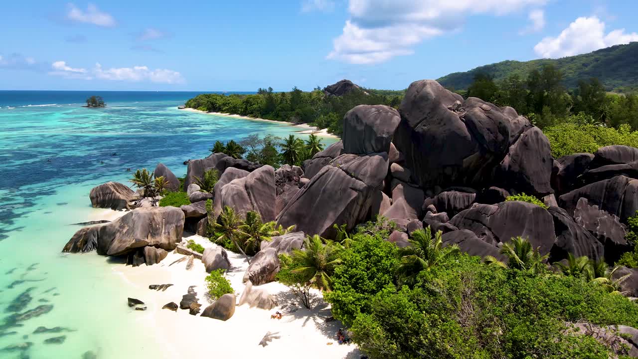 Batu-batu La Digue Seychelles (Drone Udara)29.mp4