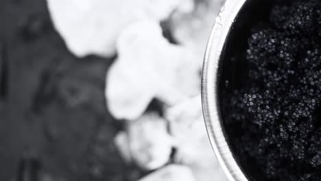caviar negro giratorio sin costuras con bucle (de cerca)