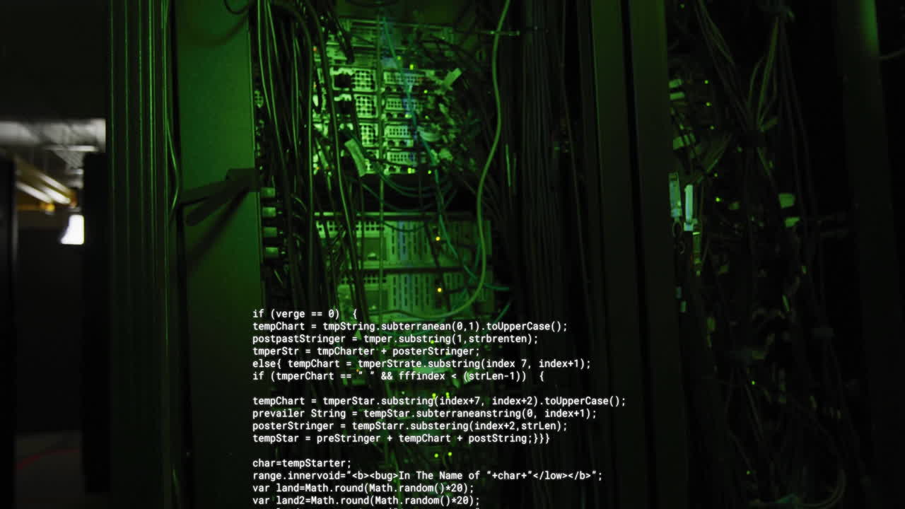 animación de código informático sobre bastidores de servidores en salas oscuras