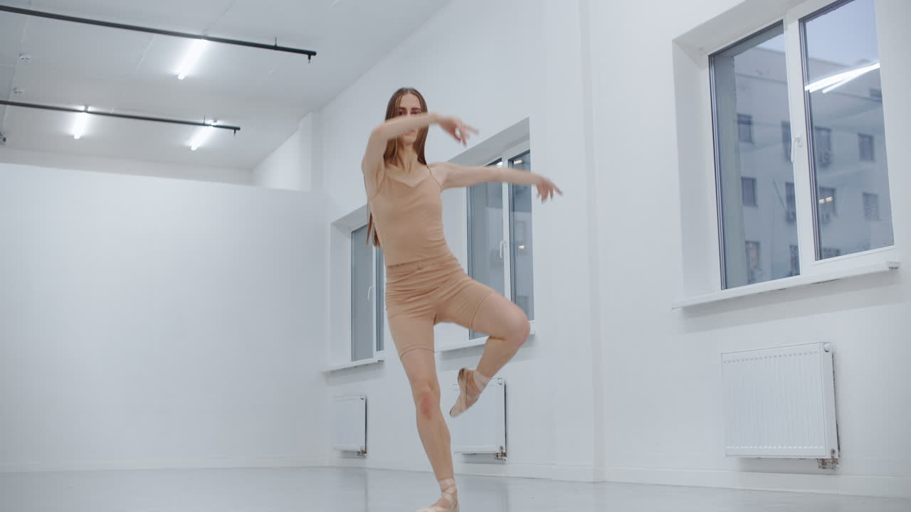 bailarín de ballet en la práctica