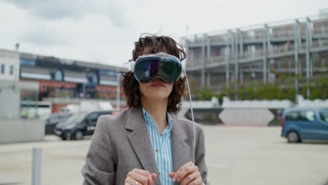 woman experiencing virtual reality in city