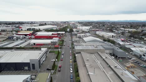 Carretera-Aérea-Que-Divide-La-Zona-Industrial-Comercial,-Fábricas-Y-Almacenes