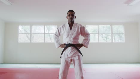 Front-view-judoka-looking-at-the-camera