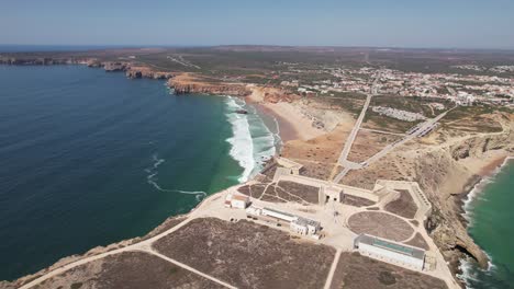 Luftaufnahme-Der-Festung-Sagres-Am-Abend-Luftaufnahme,-Portugal