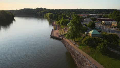 Mcgregor-Park-Am-Ufer-Des-Cumberland-River-In-Clarksville,-Tennessee