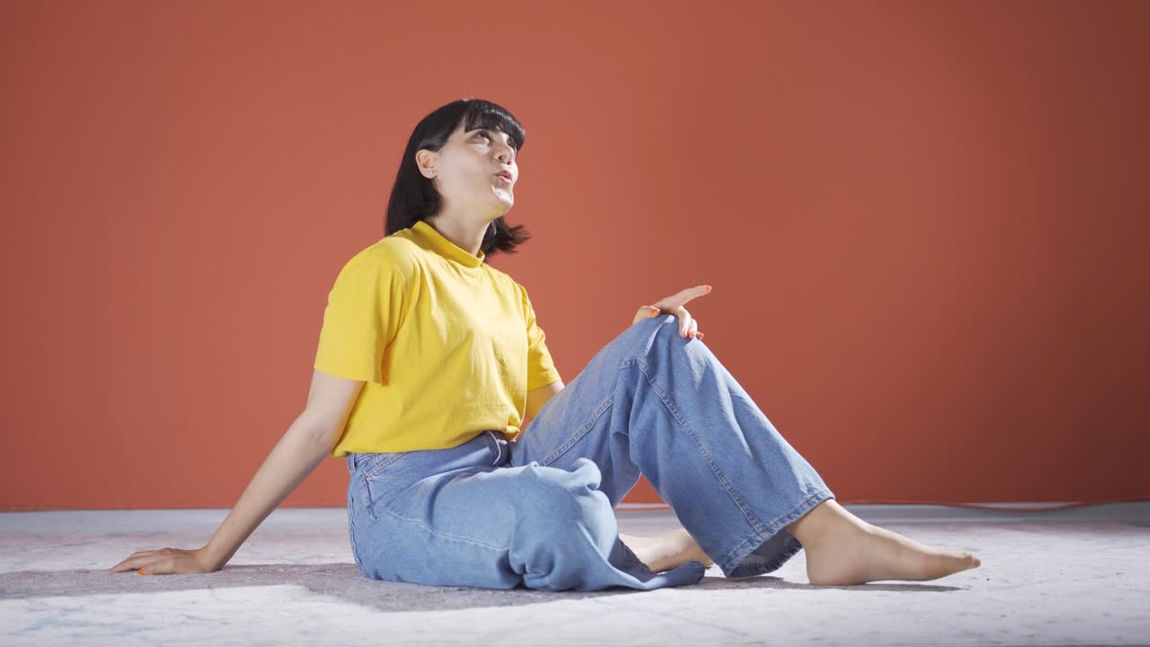 활기차고 활기찬 여성.