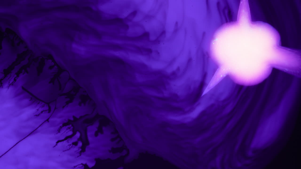 expansión orgánica púrpura efecto fluido de arte abstracto