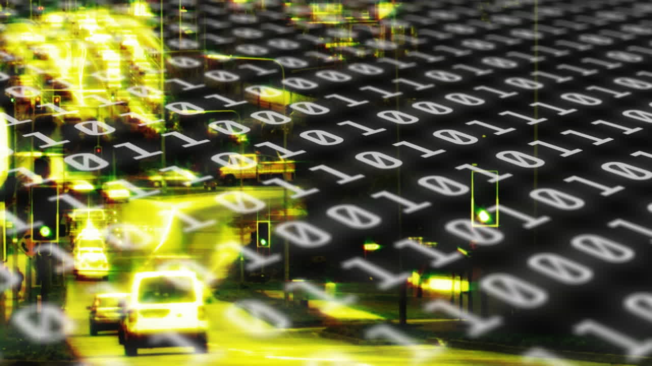 анимация двоичного кодирования над городским пейзажем