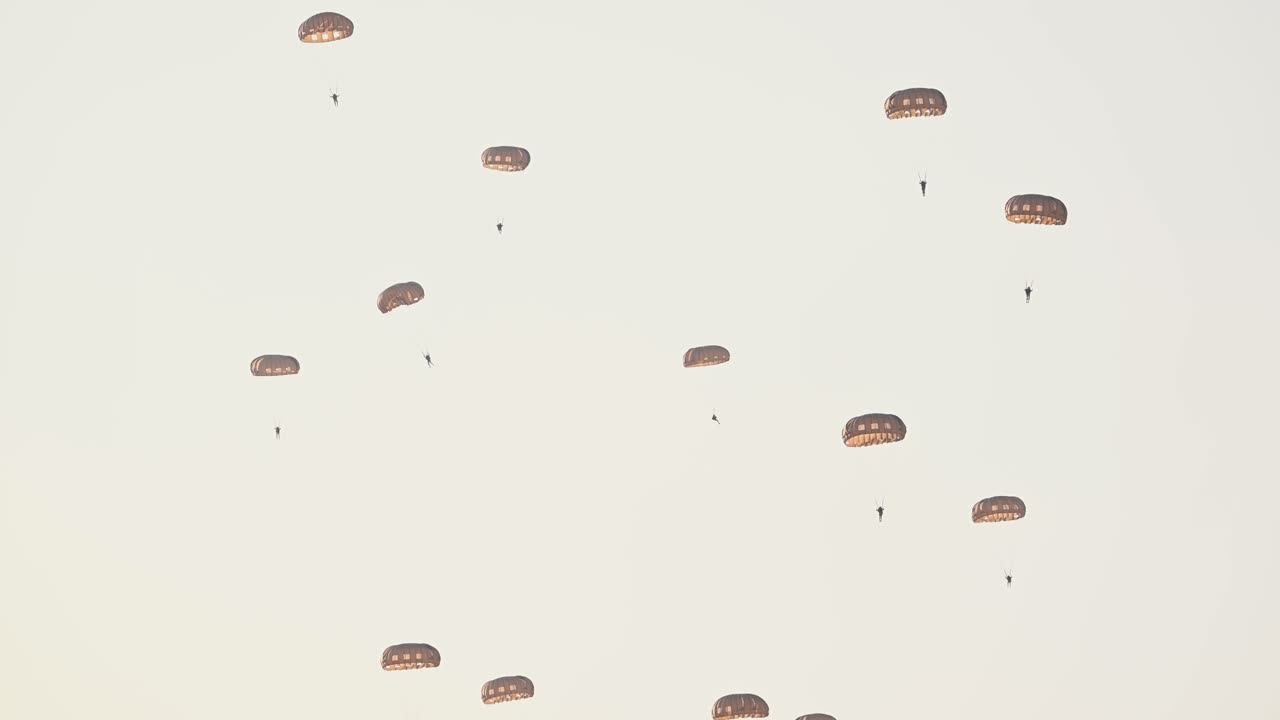 A thrilling moment as paratroopers drop during the UAE’s military showcase