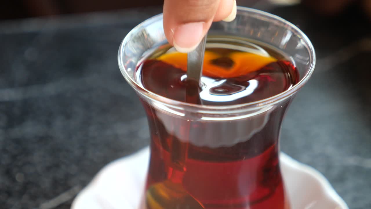 터키 차 한 잔 의 클로즈업