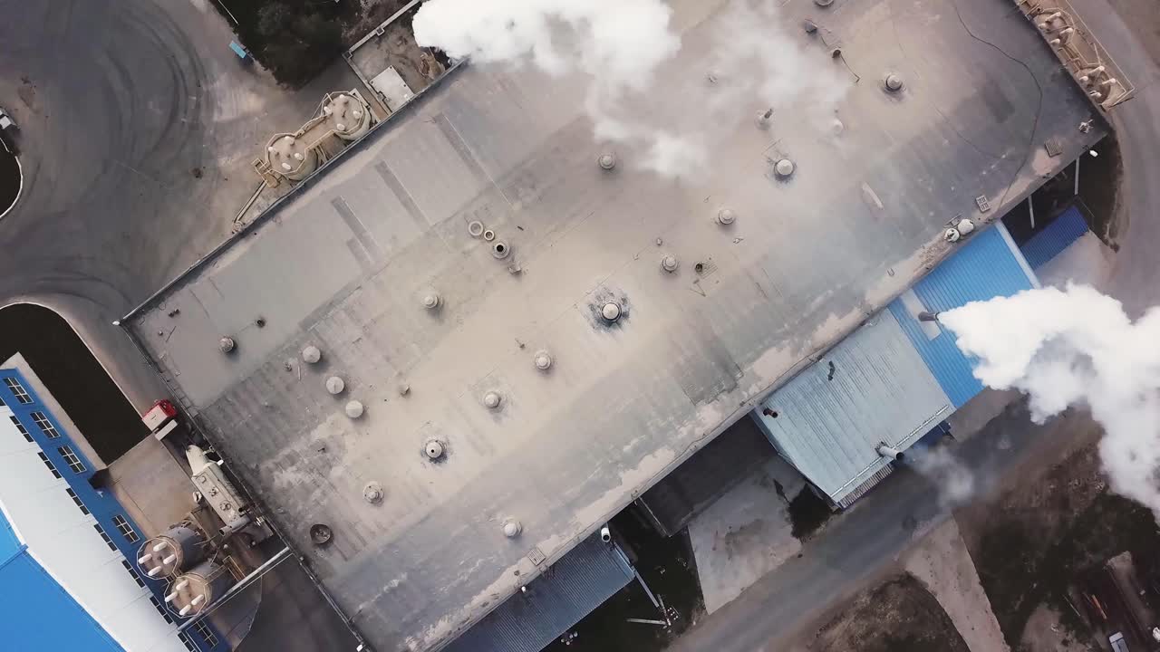 산업 시설의 공중 사진