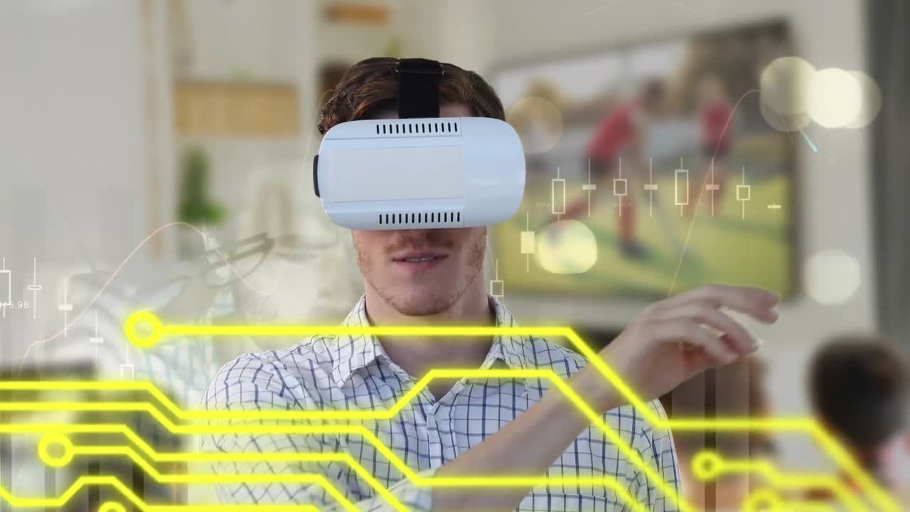 animación de estadísticas y placa de circuito de computadora sobre empresario caucásico en auriculares vr