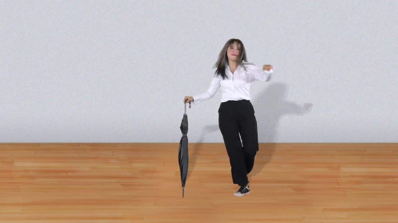 우산 을 들고 노래 하고 춤 을 추는 여자