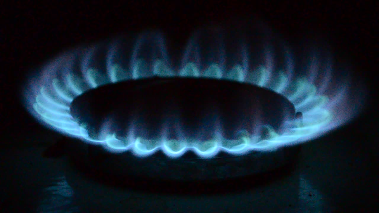 Fuoco blu. Fuoco in cucina