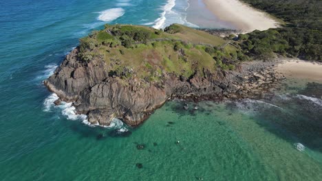 Famoso-Promontorio-De-Norries-Entre-La-Hermosa-Playa-De-Cabarita-Y-La-Cala-De-Norries-En-Nsw,-Australia