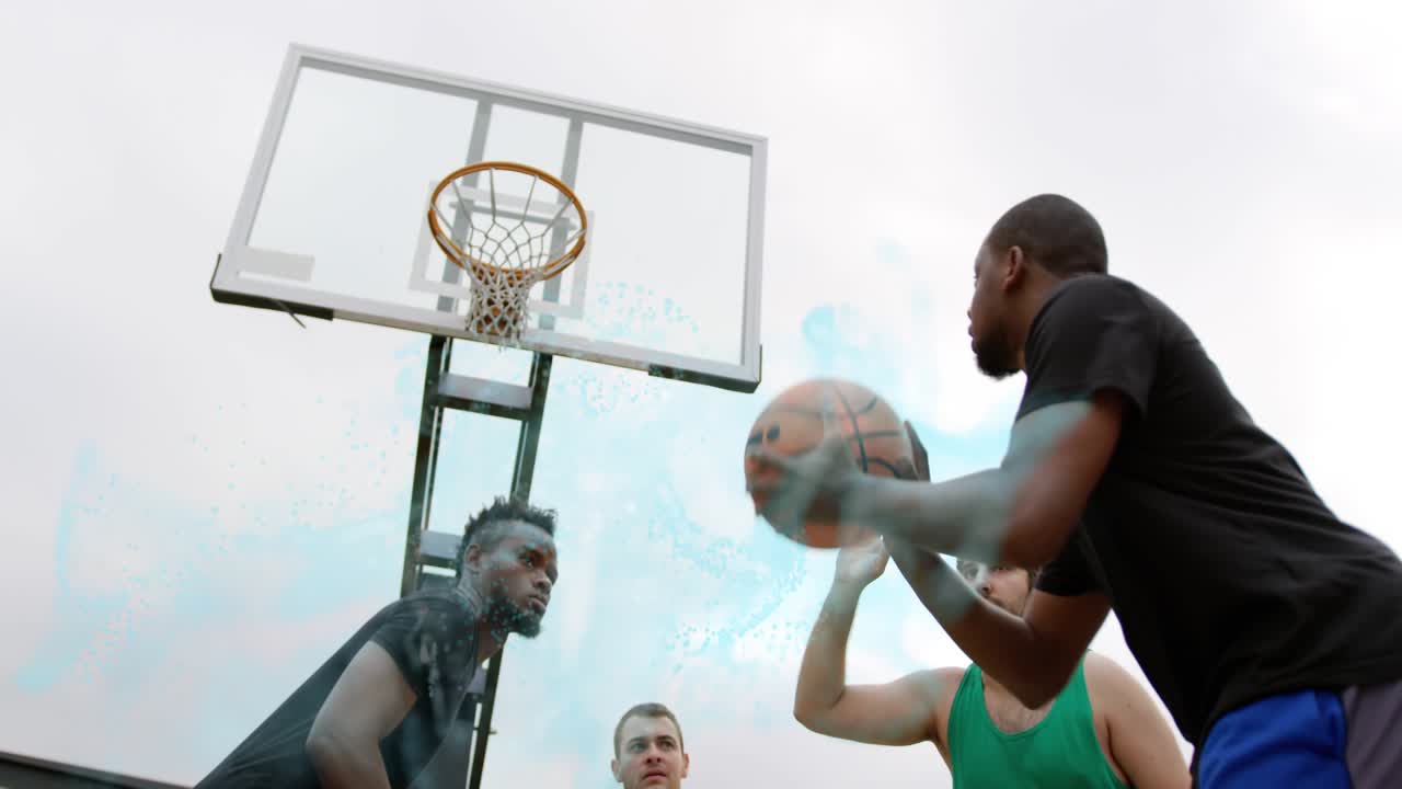 para creación de contenido jugador de baloncesto lanzando el balón defensor defendiendo humo azul arremolinándose arqueándose a través de la red