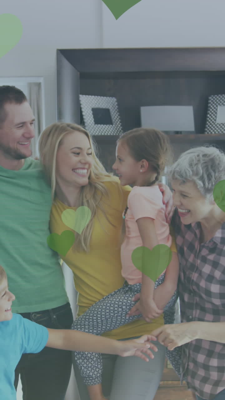 animación de corazones verdes fallidos sobre una feliz familia caucásica