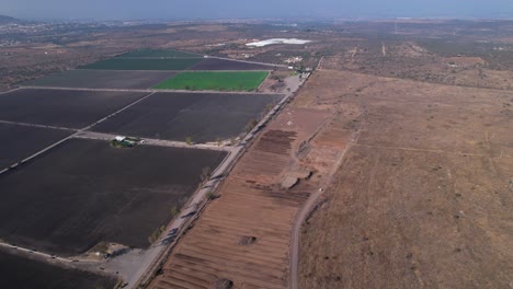 toma aérea alta de tierras de cultivo de compost en méxico