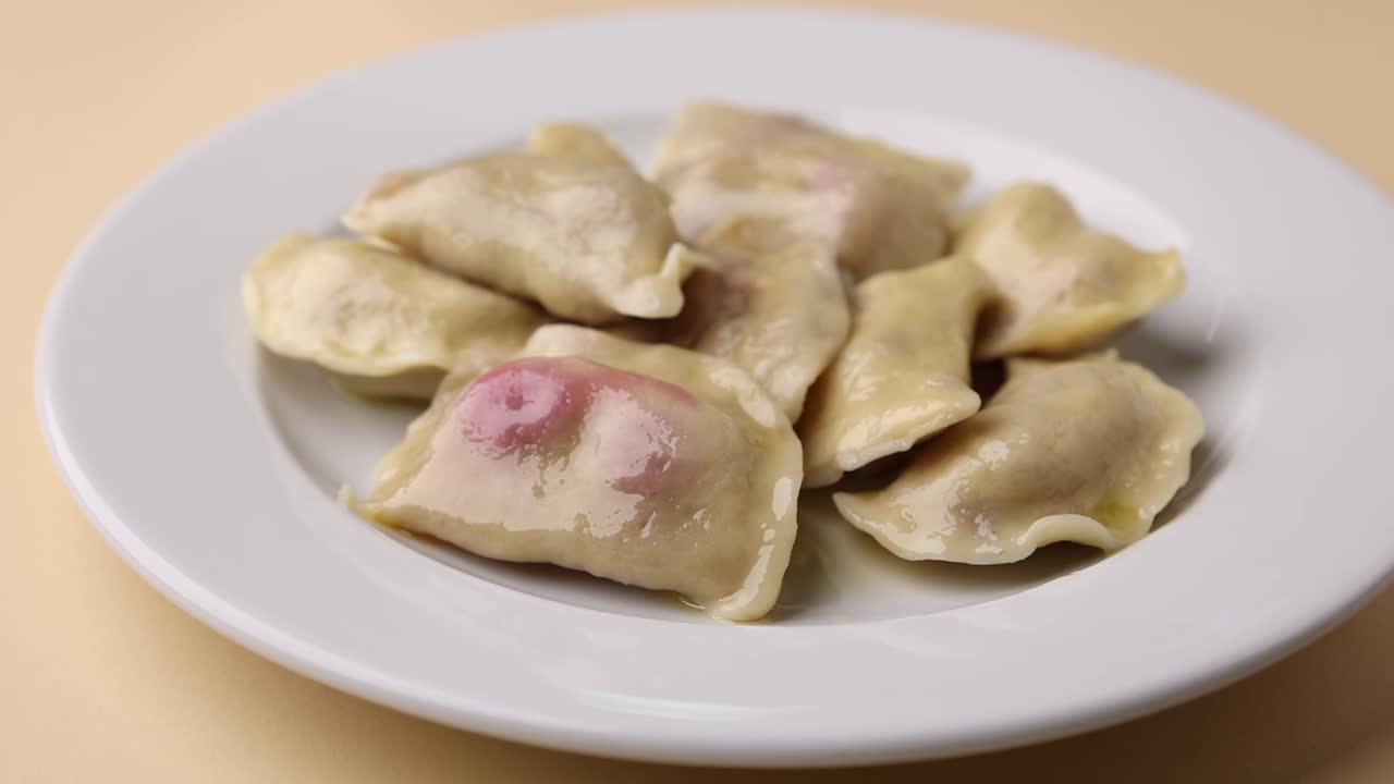 매운 크림으로 만든 피에로기